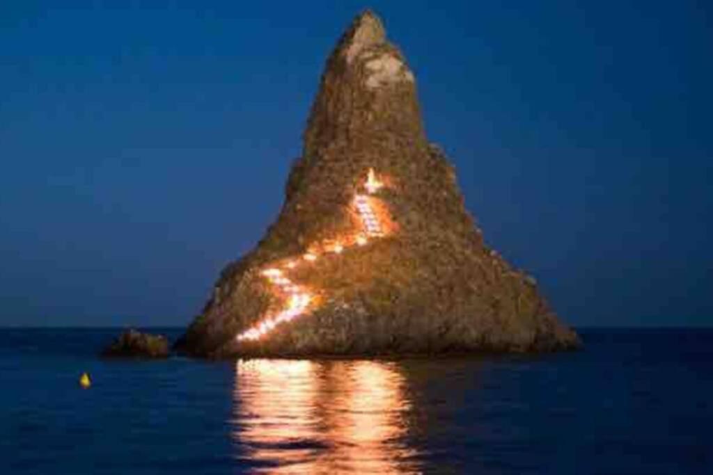 Malavoglia Suite 18 Aci Castello Ngoại thất bức ảnh